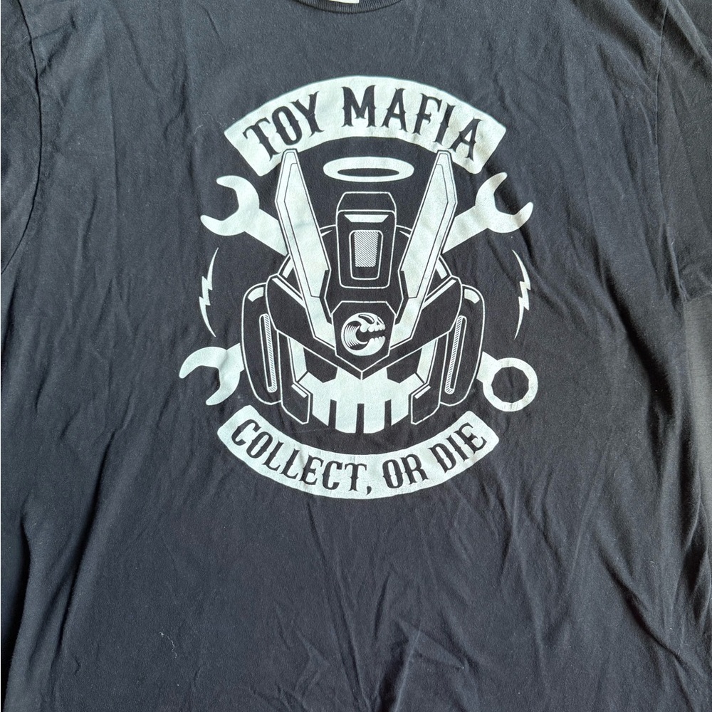 Gildan Black Graphic Tee with Robot Design